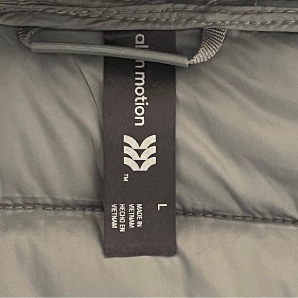 All in Motion Quilted Puffer Jacket in size L - Picture 6 of 6